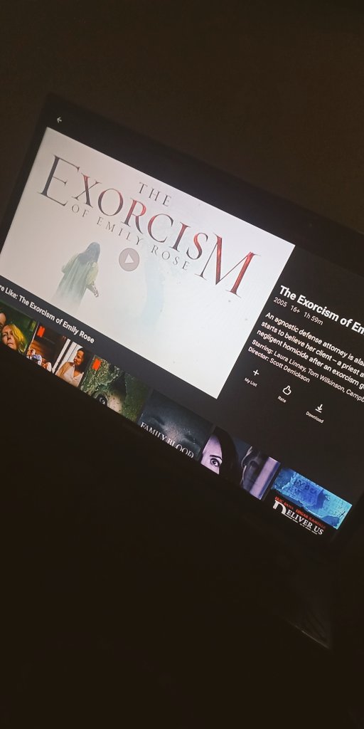 NawtyBearz's tweet photo. Rest day feels....
#Netflixmode
#Sooobored https://t.co/2pjembtok0