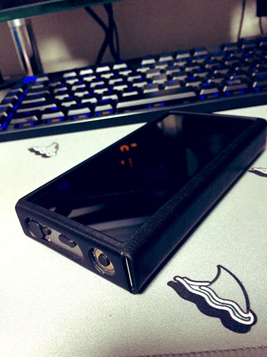 GBA_T2's tweet photo. え〜、改めましてFiio M11proSS着弾です!✌️
中古の日、ESTドル、ESTポイント10倍と安く良いものが買えました!
小傷有りのみの完品が手に入ったので、通常盤と買換えでうちにやって来ました!🥳
#Fiio #M11proSS https://t.co/3Xo4ZnLESs