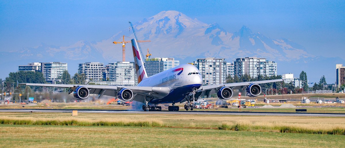 Kent_YVR's tweet photo. @speedbird020 @Magsmeister23 @flySFO @scottiebateman @grahamsturgeon @Cptchalkywhite @Seymoresky @www16Right @AvgeeksAero @MarkRWheeler2 @jmanatol @JenSchuld From July of 2018, a Speedbird Super arrival @yvrairport from @HeathrowAirport with the Mount Baker backdrop. #GXLEL https://t.co/gYg8Y5lKE5