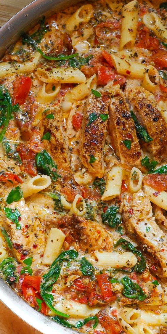 ChuNirmala's tweet photo. Creamy chicken pasta is all I want 🤤🤤 

#foodporn #weekend https://t.co/C6JqrZTuTW