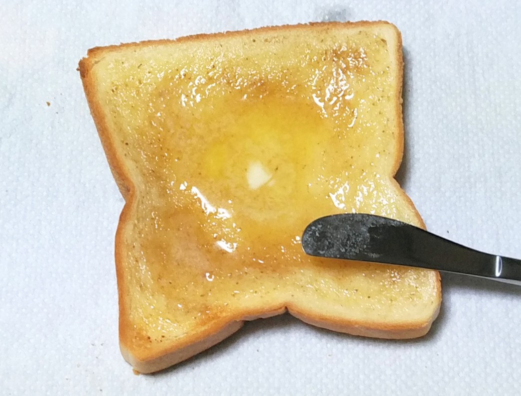 adsk4's tweet image. The road to fuck - Honey butter honey toast. ( ´•ᴗ•)ก
1, Sprinkle Sichuan Pepper powder on it. 2, Spread honey on it and put the bread in the toaster oven. 3, After baking, spread butter and little of honey. 4, Sprinkle the pepper powder again.