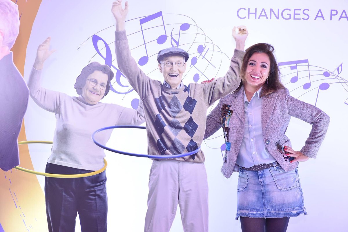 HealthcareSupp4's tweet photo. Dancing with #ms patients or #multiplesclerosis  . 
Early diagnosis can help #patients to have a better life. 
#supporting_patients #publichealthinformation #mscommunity #health_care_supporter @aubmc_official  @Roche https://t.co/3B1x92tMs7