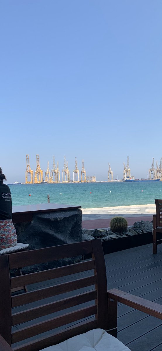 Thatr3111's tweet photo. حيثُ قضيتُ أُنسي وبهجتي وسروريْ🤍🌊 https://t.co/I57nBUrDf0