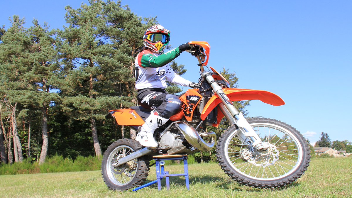 FREINZEN1's tweet photo. As-tu regardé ma vidéo d'hier soir ? 
Vite ▶️ https://t.co/Iyiv6q7zz0
Bon weekend à toutes et à tous. ❤🏍✌ 

@FREINZEN1 
#freinzen #moto #enduro #cross #supermotard #sportiveroute #freinzenyoutubermoto #ktm https://t.co/hUoTKiADU9