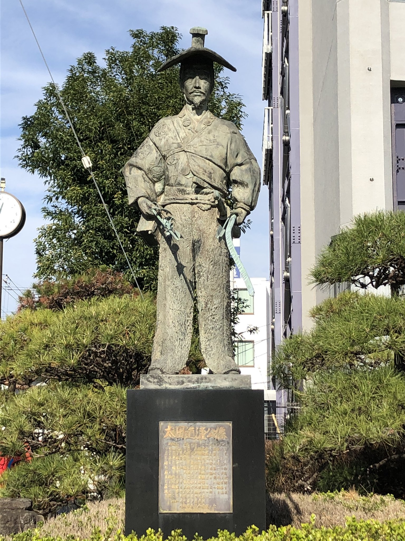 ごま 川越市役所前の銅像が太田道灌像だったので 何故 と思ったら 川越城って太田道灌達が築城したんですね そして山吹の里伝説まで 川越市の市の花って山吹だったんですね T Co Hfmiv5lays Twitter