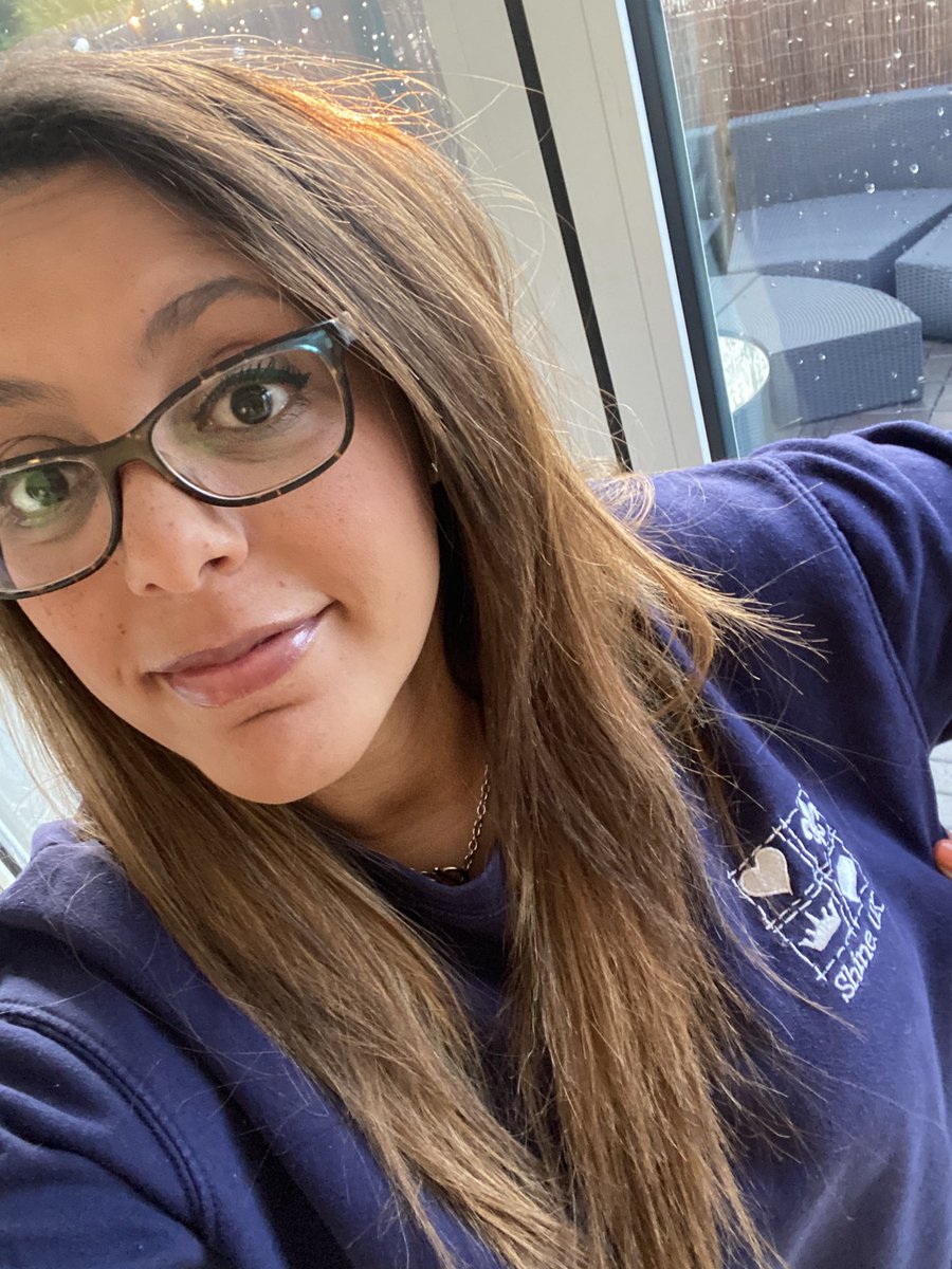 Day 2 of Shine Online! Kickstarting the day off at 8.30 am with Kerry’s boot camp!! Full day of fun ahead 🎊🎉 Another day, another Shine jumper #NavyToday #Shine2020 #StartTheDayWithStarJumps