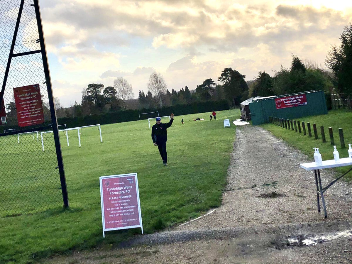 twforesters's tweet photo. Great to be back at #bayham #tunbridgewells this morning with so many players looking forward to playing football again
#goforesters
#mentalhealth
#kidssport
#keepyourdistance
#Staysafe
#followtherules
#letskeepplaying
π΄β«οΈπ΄β«οΈ https://t.co/4ZUiEcG4Pc