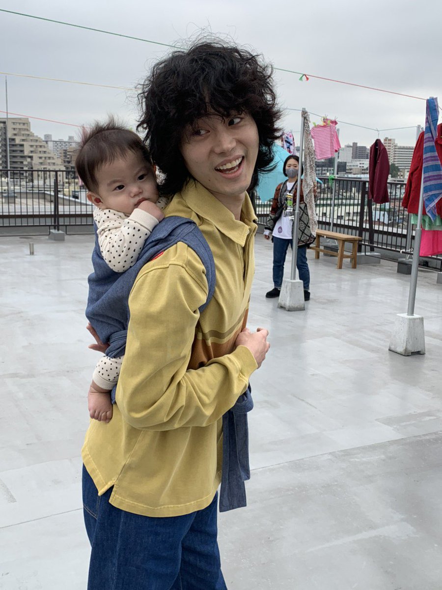 菅田将暉 音楽staff公式 1 000万再生突破 Youtubeで公開中の 虹 ミュージックビデオが1 000万再生を突破しました 沢山のご視聴ありがとうございます 作品内の赤ちゃん 実は菅田将暉を音楽の道に誘ったスタッフのお子さんなんです そんな 菅田将暉 音楽staff公式 1 000万再生突破 Youtubeで公開中の 虹 ミュージックビデオが1 000万再生を突破しました 沢山のご視聴ありがとうございます 作品内の赤ちゃん 実は菅田将暉を音楽の道に誘ったスタッフのお子さんなんです そんな