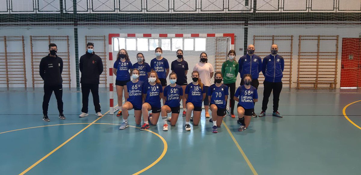 Fbmcv's tweet image. #ElDeporteNoSeRinde @comunitatesport 

¡Buenos y ❄️ gélidos días! ☕️

Ya en marcha un finde más de competición ✅

Grupo de 🏋🏽 Tecnificación del #FerFutur hoy en:
    📍 Oliva @club_handbol_oliva