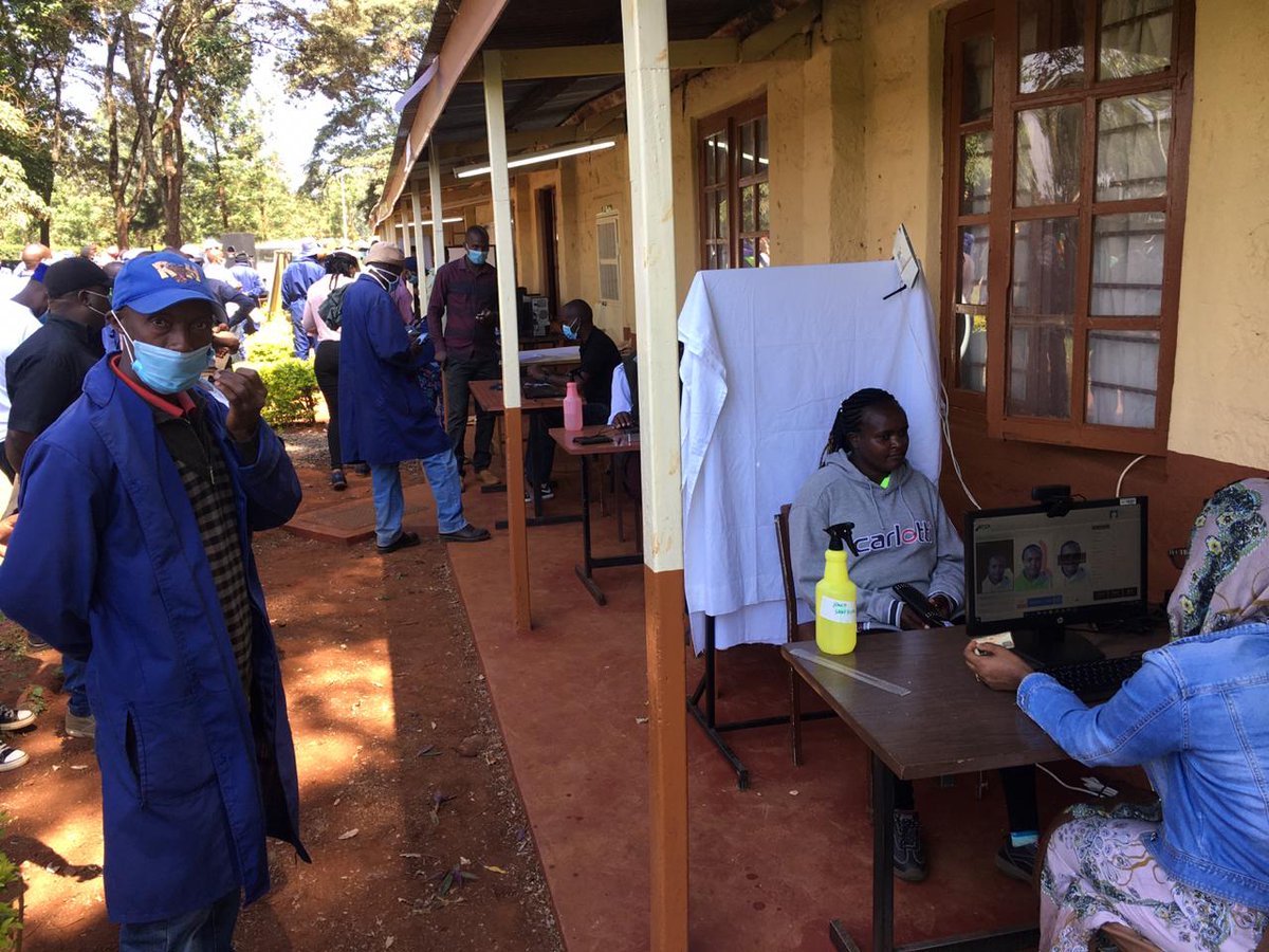 ntsa_kenya's tweet photo. Smart DL enrollment ongoing at Taita Taveta County @HudumaKenya center and Delmonte, Thika #SmartIsForAll #JipeSmartDL @Ma3Route @InteriorKE
@KenyanTraffic @DjSoxxy . https://t.co/BJ6K39huyJ