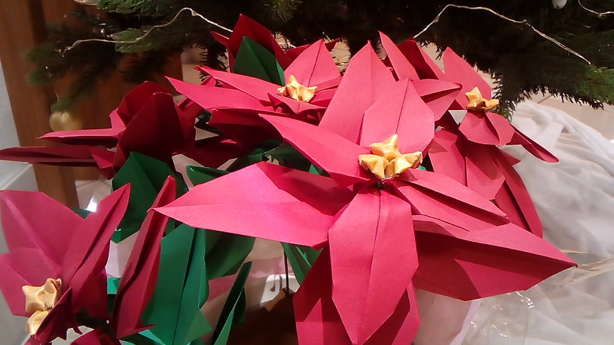 hotelgreencore's tweet photo. クリスマスも折り紙で飾ってます＾＾ https://t.co/nd5PwJ5Pld