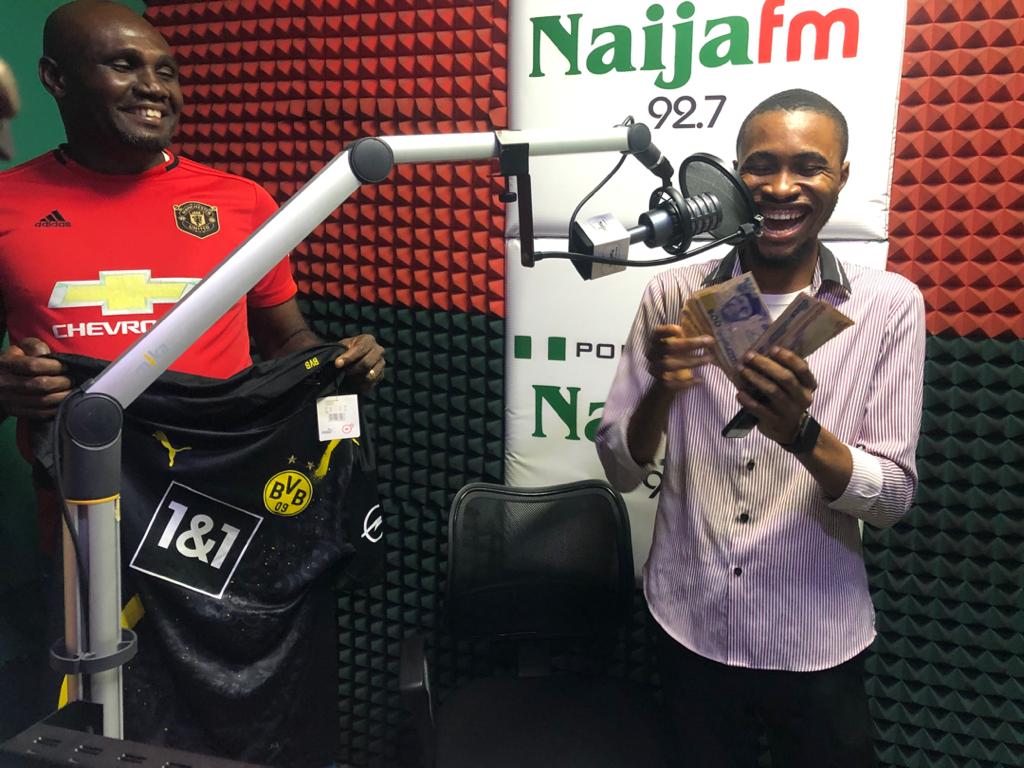 OgaSammyWejinya's tweet photo. Last weekend, Mr. @Succ_ess0 picked up N10k and an @BlackYellow replica.
Today, N50k for five persons
Countless jerseys will also be gifted today
I'm not playing!
#OgaSammy
#TalkNaDo
#Ekwueme https://t.co/I72638WReK