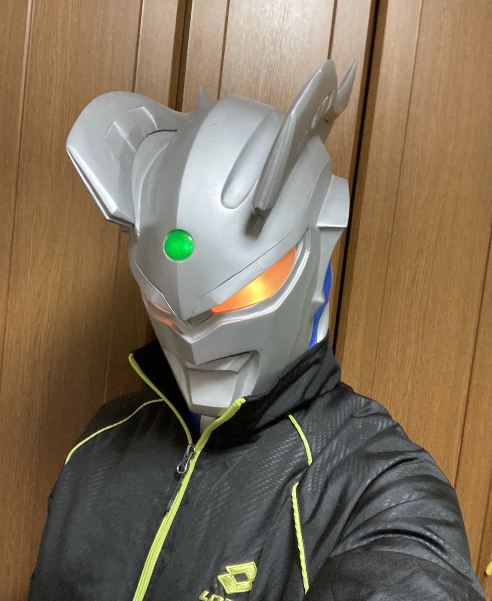 ウルトラマンゼロ マスク 視界あり 発光機能付き コスプレ用 eva.gov.co