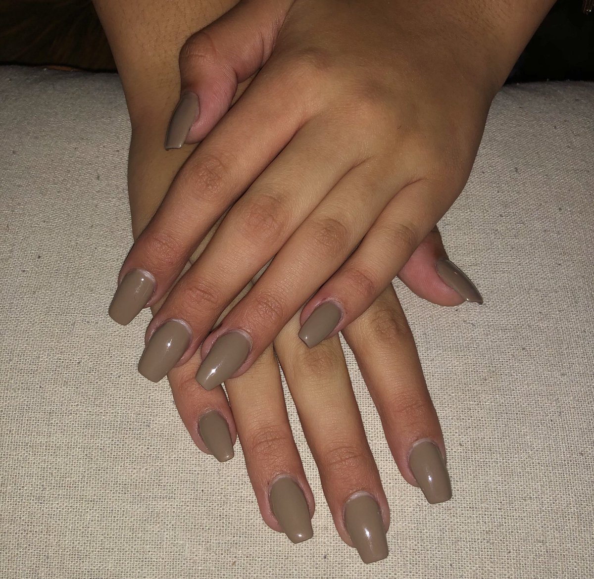 iamADRIxo's tweet photo. Cute set I did this week 🤎💅🏻
#acrylicnails #fullsetnails #shortnails #youngnailsacrylic #yncoreclear #beetlesgelpolish #fallnails #nailsbyadriii https://t.co/KUIdcjjZqB