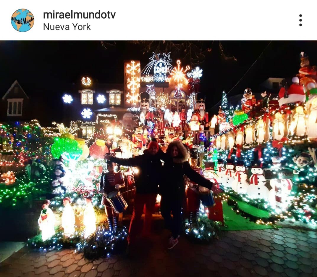 miraelmundotv's tweet photo. Por fin nuevo #Video en #YouTube!! 👏👏 En él, paseamos por #DykerHeights, un barrio del distrito de #Brooklyn famoso por sus decoraciones navideñas!! Recuerda darle like, dejad "click" en "#SUSCRIBETE" !! #NYC #Navidad #YouTuber #LucesDeNavidad #Christmas
https://t.co/rDWb83BONa https://t.co/TOSJMbhWfr