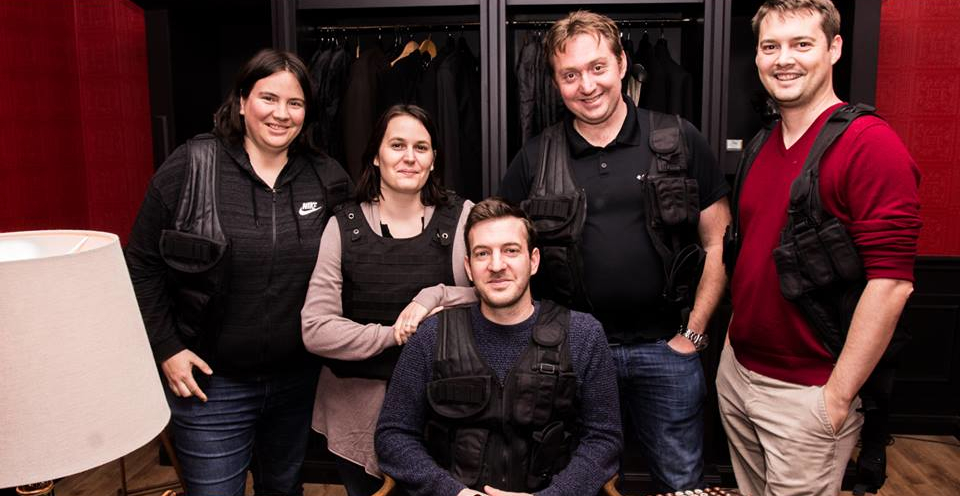 👥 On vous présente aujourd'hui <a href="/LyonBreak/">LyonBreak</a> : une équipe d'#escapegame lyonnaise très active qui utilise The Escapers ! Ils sont 5 : Sylvie, Annabelle, Thomas, Rob et Steph (de gauche à droite sur la photo) et ont joué une bonne centaine de salles à #Lyon et dans la région 🔥