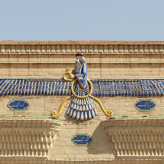 There is affinity between  #Vedic and  #Avestan Gods, even name sounds similarMitra -> MithraVaruna - Ahur MazdaIndra Vritrahan - VerethraghnaYama - YimaBoth religion promote truthfulness, self control, austerieties, righteous conduct, charity, 7/n