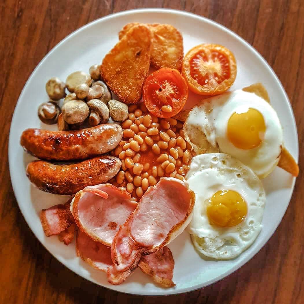 axeandcompasses's tweet photo. Our big breakfast is the perfect way to kick start your weekend! 🍳🥓 https://t.co/D4o2mxrJ55