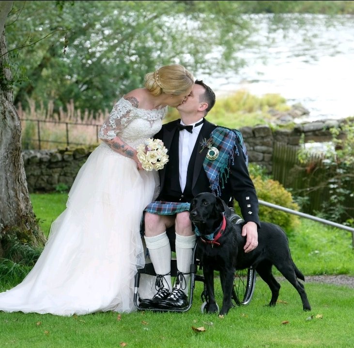 big_titch86's tweet photo. 2 years have passed since I lost the best friend a man could ask for. I miss him now, more than ever 😔

❤❤ ANGUS ❤❤

#mansbestfriend #blacklabs #foreverinmyheart #imissyou https://t.co/t3KohB5Htw