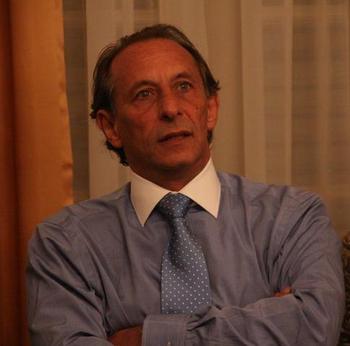 Marina71087's tweet photo. "La Corte no confirmo el fallo Bodou, fue una cuestion formal, no dijo que era culpable o no, sino que deja firme  cuando dice que no estan comprendidos los recursos dentro del art 280"

#Amado #Bodou

Mario Filozof con @DrJorgeRizzo https://t.co/dx4gAqtKsQ
