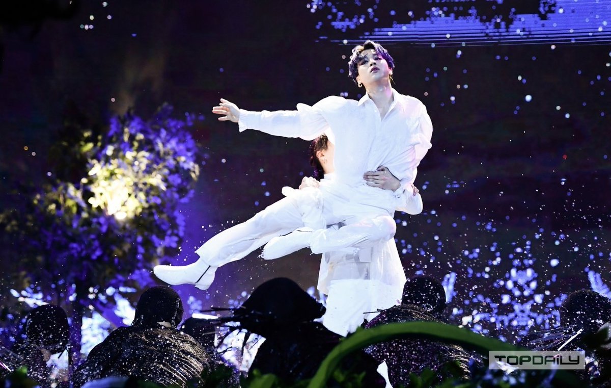 jungkook on the other hand showed so much strength, he had no momentum, only crouching down to pick jimin up and he span them THREE (3) TIMES in WATER might i add, lessening friction and thus support