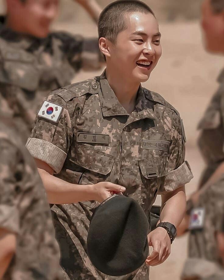 If you saw this rt #XiuminYouServedWell  #어서와_시우민 #추운겨울_피어난_기적의눈꽃 #580Days_are_OVER