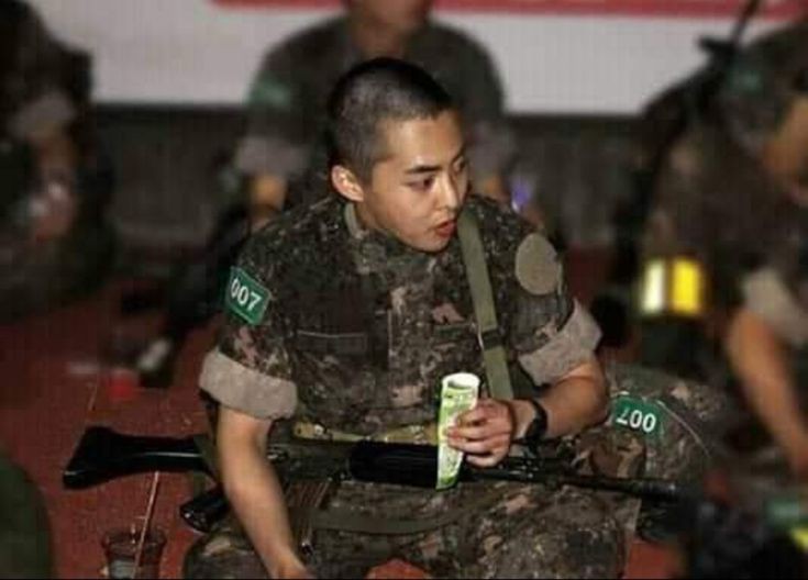 If you saw this rt #XiuminYouServedWell  #어서와_시우민 #추운겨울_피어난_기적의눈꽃 #580Days_are_OVER