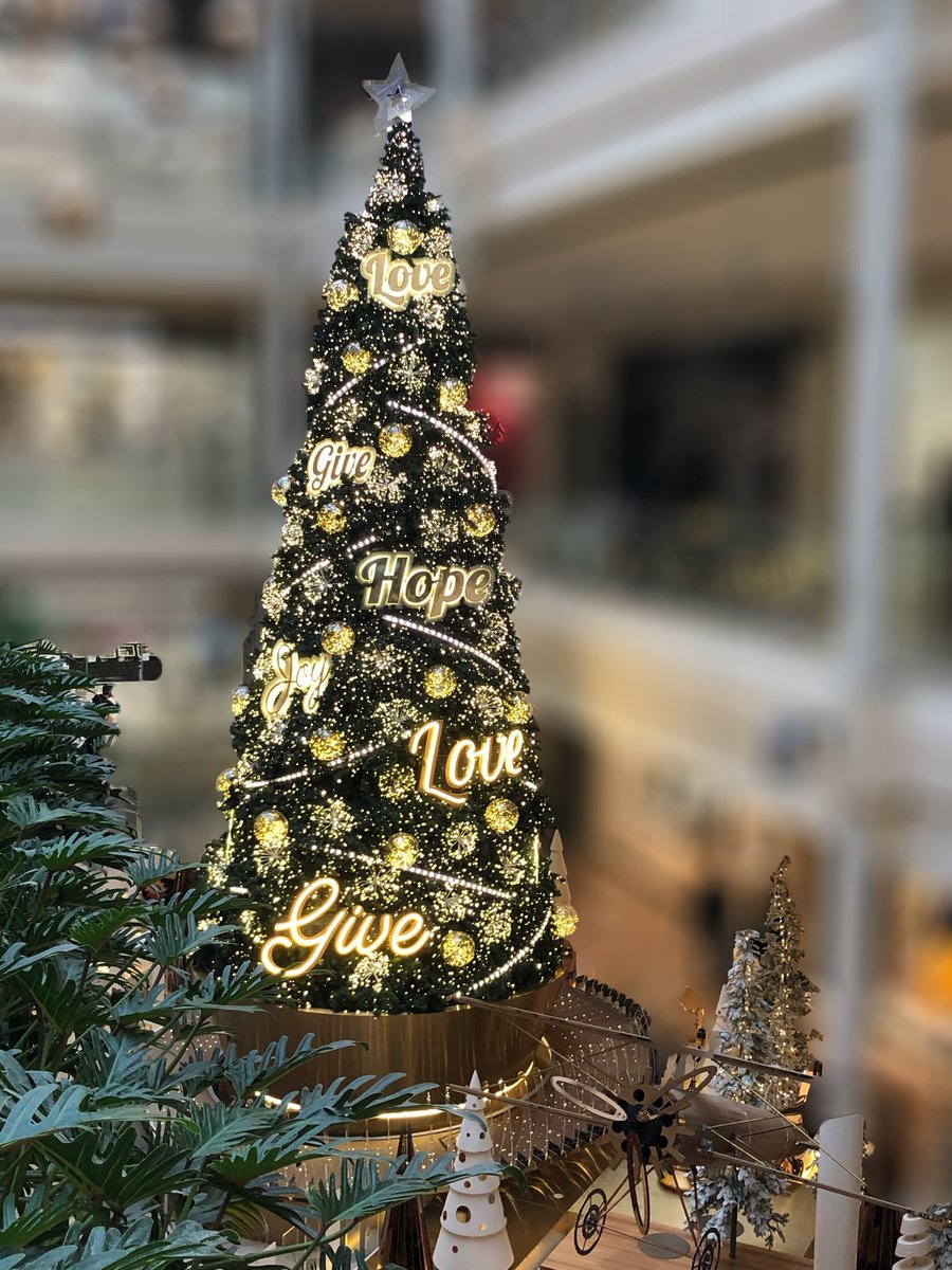 RonFarra's tweet photo. Hope Love Give
Christmas🎄 #ABCMall #Beirut🇱🇧 https://t.co/TLsZVncYQv