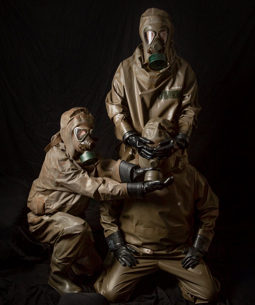 funingear's tweet photo. Advent calendar - door 5 - Need more air? #gasmask #gasmaske #zodiacsuit #hazmatsuit #nbcsuit #cbrne #cbrn #gaygearfetish #gaygearhead #hazmat #abcalarm #gasalarm #gaspak #abcschutzanzug #m65gasmask #chemikalienschutzanzug https://t.co/QHL4BcF3FV