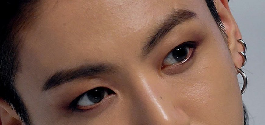 archivesgguks's tweet photo. details of the hottest man. https://t.co/UFXNU6Ju85