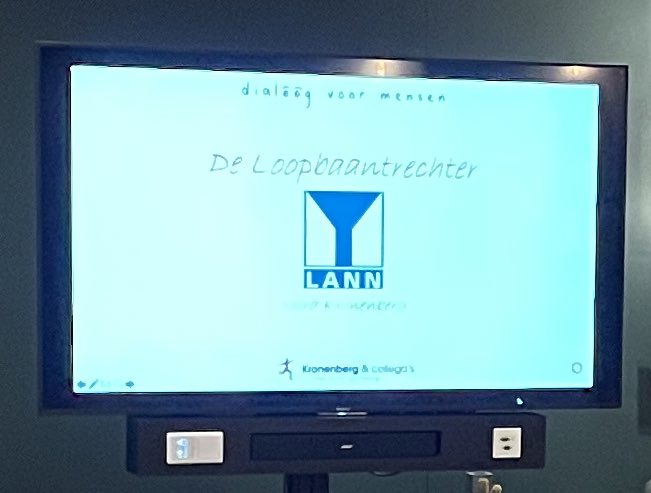 nardkronenberg's tweet image. 8 Belangstellenden hebben vrijdag 4 december de trainingsdag ‘De werkmethode Loopbaantrechter’ als cadeautje uit mogen pakken in Venray. Gefaciliteerd door @nardkronenberg van Kronenberg &amp;amp; Collega’s gebaseerd op gedachtegoed van @HeidiJansen praktisch, breed inzetbaar en bewezen.