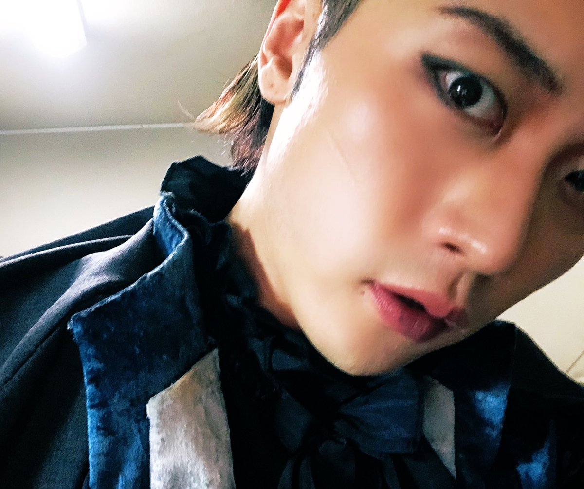 zenitsu_'s tweet photo. 本日もナイホス2公演へご来場いただきまして誠にありがとうございました✨
ついに明日千秋楽となります！！
早く帰って寝て明日に備えます😎
明日は配信もありますので遠方の方や様々な事情で来られない方もみんなで楽しみましょうー✝️ https://t.co/zQtgAwI5QT