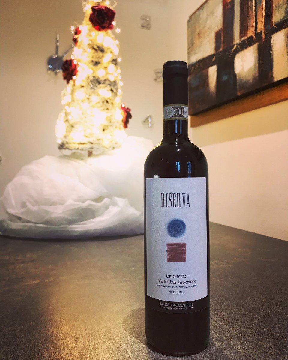 LucaFaccinelli's tweet photo. Con la neve è arrivata la RISERVA 2017 #grumelloriserva #nebbiolo #nebbiolodellealpi #valtellina #lucafaccinelliwines https://t.co/1zeJv1iGSR