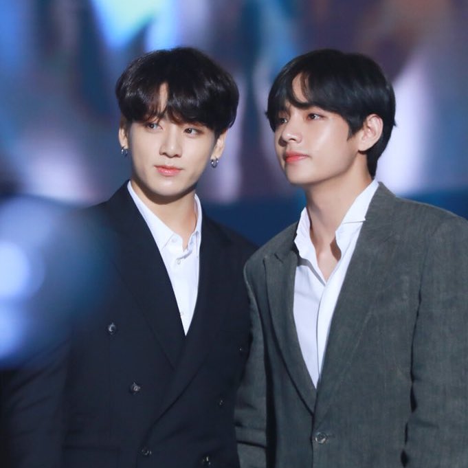 kookvtwins's tweet photo. 2019                                           2020 https://t.co/exWMMRSXwP