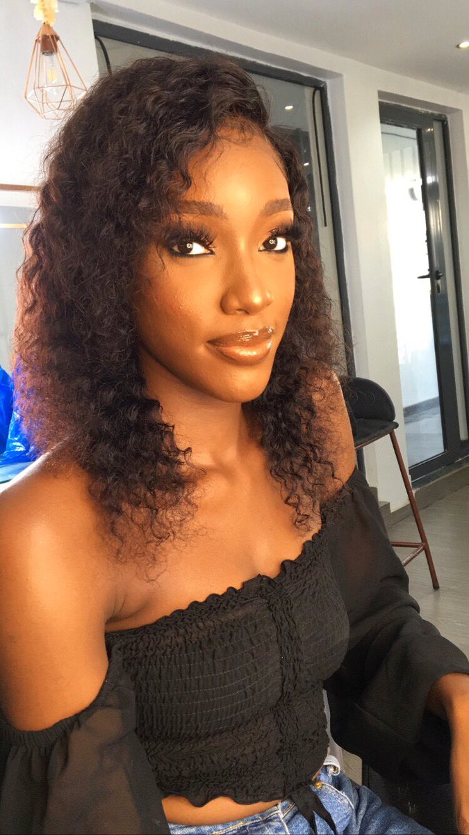ms_fatiimaah's tweet photo. Clean😍🖤💥

Makeup for Days🤩

IG @jasmine_glams 

#naijastyle #MakeupAddict 
#makeuplooks #makeup #makeuplover https://t.co/bCtIgi8EHy