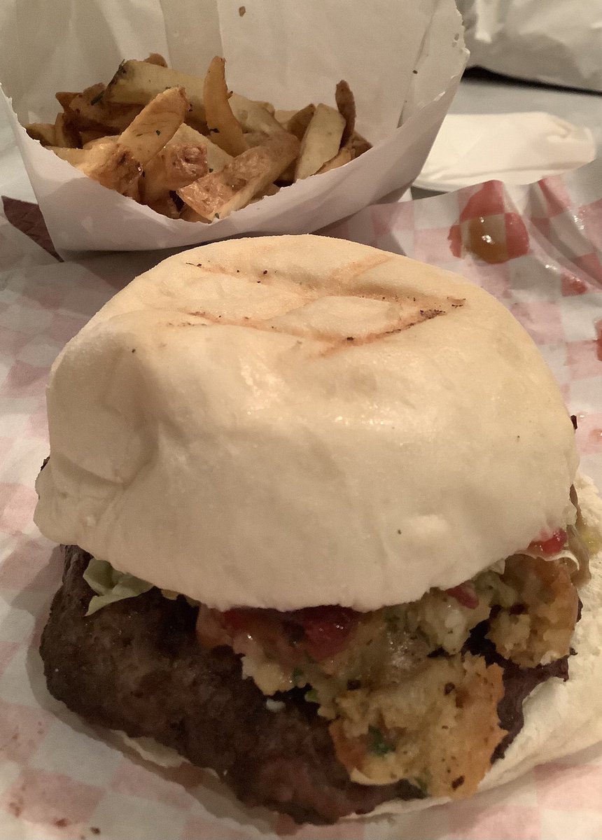 Today’s  #2020gratitudeEvery Dec my fav local burger joint has this banger of a burger. Had one last night for supper. It’s amazing. (Will I get my festive poutine as well this year? Maybe.)Yes, I had the cranberries on it.