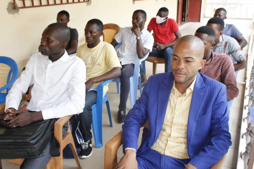 DoukagaDestine1's tweet photo. En marge de la journée internationale des volontaires, le Corps des jeunes volontaires du Congo #CJVC a organisé des portes ouvertes pour échanger sur ses missions, ainsi que le projet de loi en cours, initié et porté par la Ministre de la Jeunesse.
Vive les volontaires!
#MJEC. https://t.co/7Vu6F7EqVG