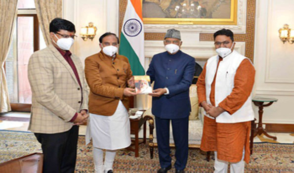 uniurdunews's tweet image. کووند نے ڈاکٹر نشنک کی مہرشی اروند پر لکھی کتاب کا اجرا کیا
#kovind
#nishank
#bookreleased
uniurdu.com/kovind-nishank…