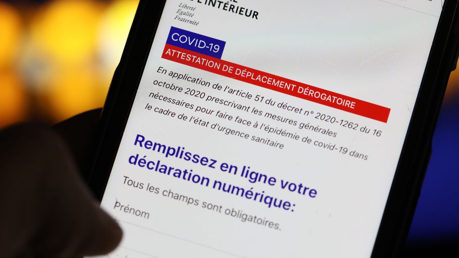 franceinfo's tweet photo. Haute-Saône : une femme atteinte d’Alzheimer condamnée pour présentation d'une attestation de sortie mal datée

https://t.co/8iREbjiXbC https://t.co/am5xGBrqme