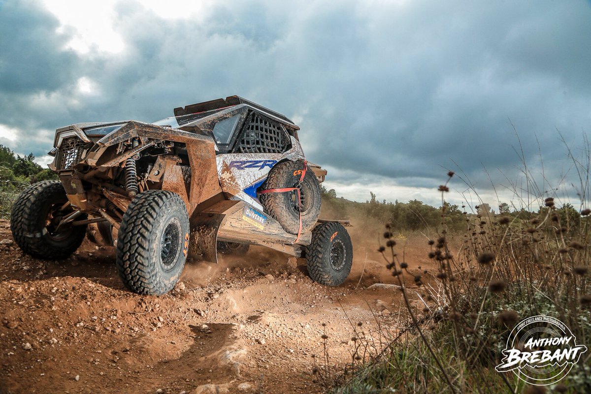 jeremiewarnia62's tweet photo. Rocks, sand, hard pack ou whatever ... my Polaris RZR Pro XP are ready to conquer every part of @dakar 

#JW62 #Polaris #RZR #Dakar2021

#Xtremeplus
#PolarisFrance
@csttiresusa 
@GT2i 

Photo @anthony_brebant https://t.co/c4vP9u8A8r