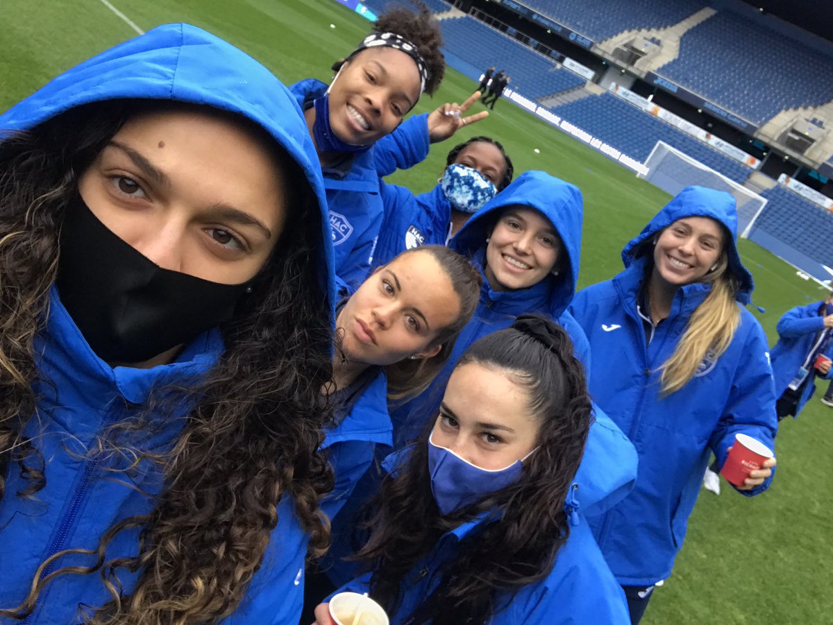 Nos Havraises en repérage terrain, match face à <a href="/OLfeminin/">meg</a> dans un peu plus d’1h30
#HACOL