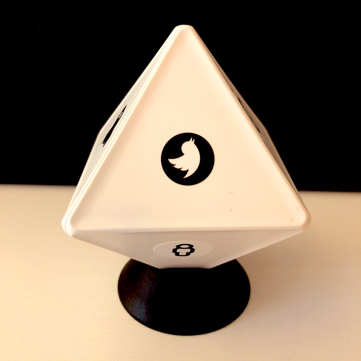 MrsCaroline_C's tweet photo. Just got the most amazing gift! 

A @timeular to track my time between  @TheAllyance_One @WiMLDS_Paris and personal tasks. 

Can’t wait to get the insightful data 📊 #EfficiencyIsEverything https://t.co/buCthQM7kV