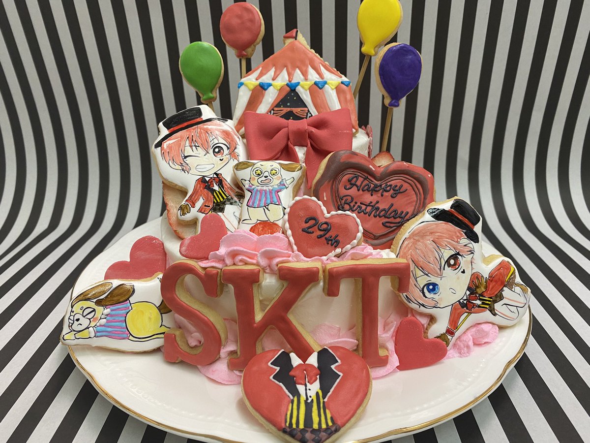 yellow6month's tweet photo. 遅くなってしまったけれど、
バースデーケーキ作らせていただきました🎂
RedParadeをテーマに❤️

29歳の1年が
さかたんの笑顔がはじける
1年になりますように✨✨

娘と一緒に応援しています❤️

#となりの坂田誕生祭2020 
#あほの坂田誕生祭2020 
#となりの坂田 #あほの坂田 #RedParade https://t.co/0Y9DhX3GhY
