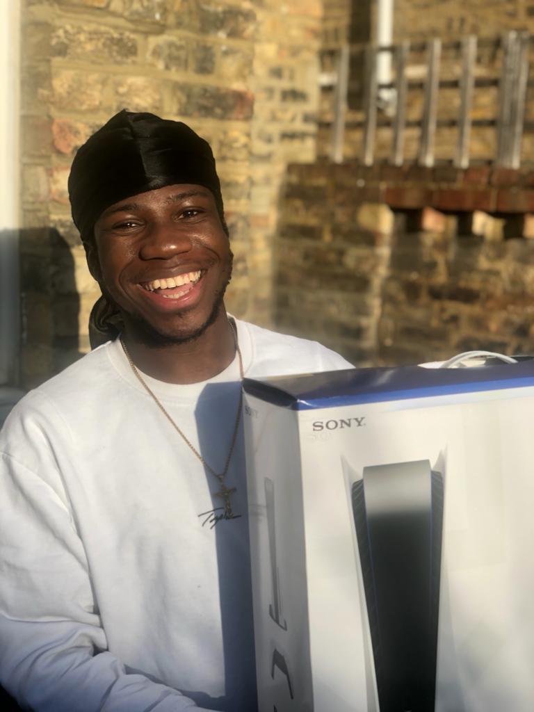 MarkyBoyYT's tweet photo. We thank GOD!!!!🙌🏿🙌🏿😭😭😭 #ps5secured #ps5stockuk #ps5ukstock https://t.co/bUnyoQmmLh
