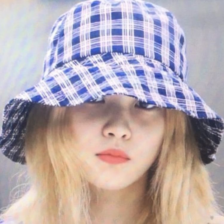 yerimyworld's tweet photo. i miss yeri and the rv members https://t.co/ZYMTmn2NiT