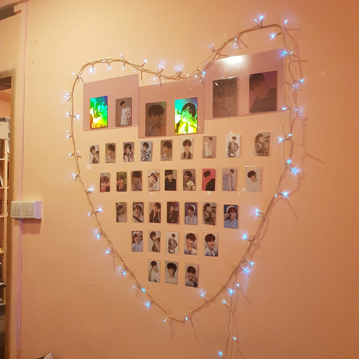 990421_chs's tweet photo. i still cant believe we took 5 hours to decorate the place on day 1 and 1 hour on day 2 π€‘
but they really turned out really well even though there was alot of last min changes and reallly so proud π
#winterdobby_day #winter4dobby https://t.co/HxkC62OEej