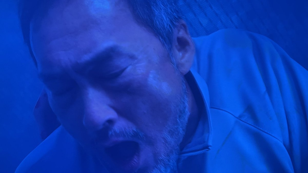 上総 かずさ V Twitter 迫真 逃亡者 第一夜 渡辺謙 夏川結衣 三浦翔平 杉本哲太 原沙知絵 豊川悦司 稲森いずみ テレビ朝日