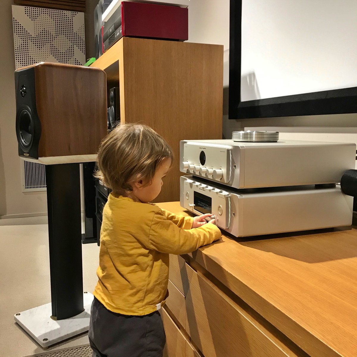novomusicazgz's tweet photo. Sábado abrimos mañana y tarde!
Ven a escuchar la nueva Serie 30 de Marantz, junto con las magníficas Sonus Faber Electa Amator 2
https://t.co/PFbLpw9Rgr
#marantz #marantz30 #marantzmodel30 #marantzsacd30n #sonusfaber #electaamator #sonusfaberelectaamatorii #artesaniaaudio https://t.co/kG9NjsnLPk