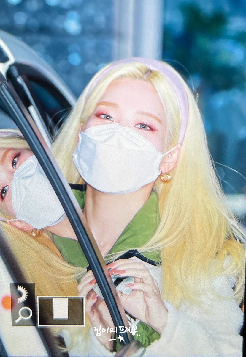 LittleEveryDay1's tweet photo. 201205

사랑둥이 귀염둥이 조심히 가고 잘자🥰

#이달의소녀 #LOONA #김립 #kimlip https://t.co/j0GRVeumlS