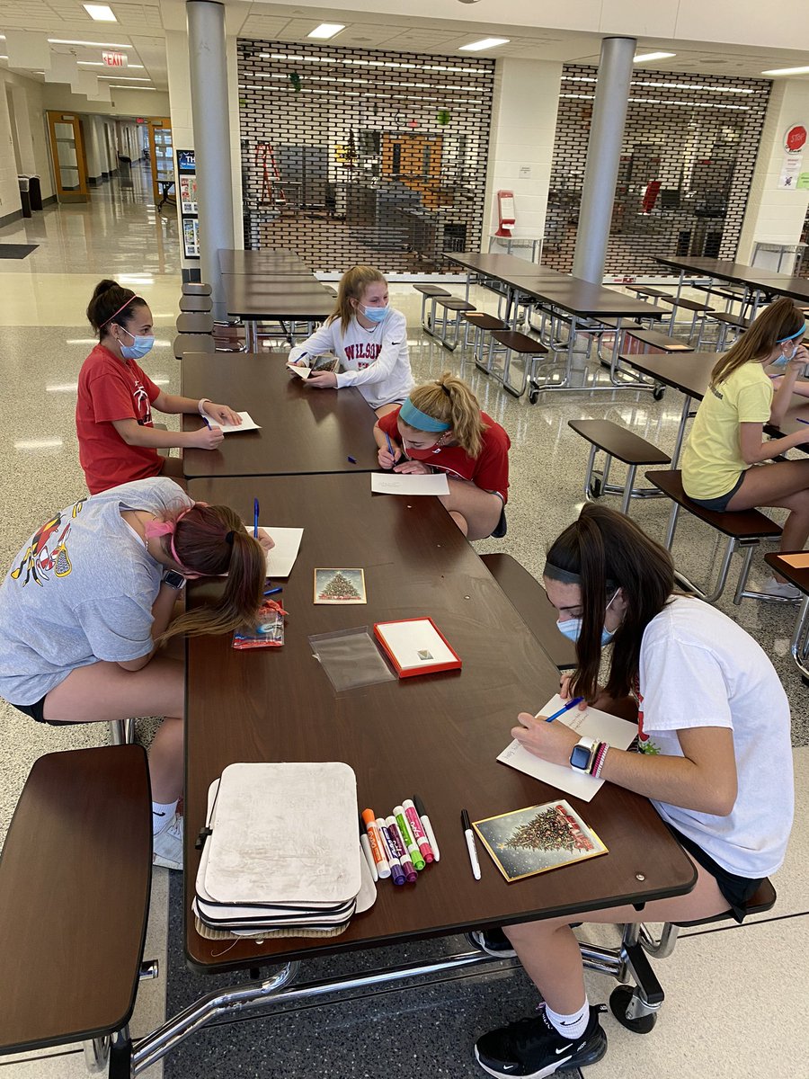 hookri12's tweet image. 1st community service project of the season.  This group of girls is amazing and I am so lucky to coach them. Sending Holiday cards to some very special Police Officers before our team building workout.  Way to go West Basketball Team!  I couldn’t be more proud @WWestMS
